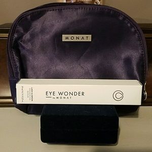 Monat  Eye Wonder